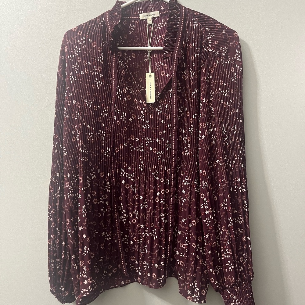 Max Studio long sleeve pleated tie front blouse‎ burgundy NWT Large